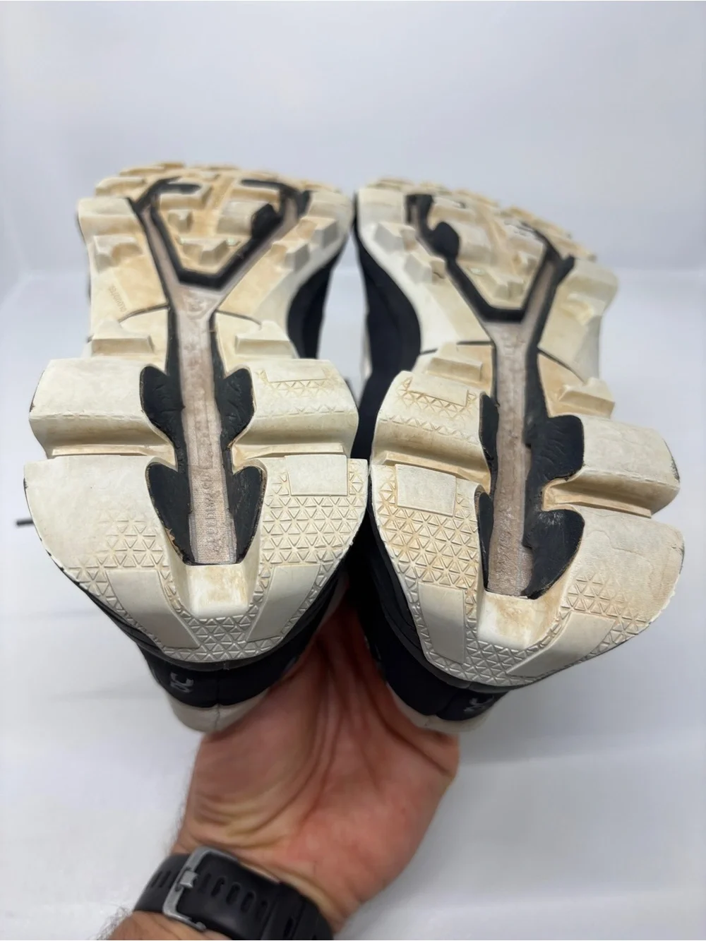 On Cloudventure Peak Women’s 9 White Black Trail Running Shoes